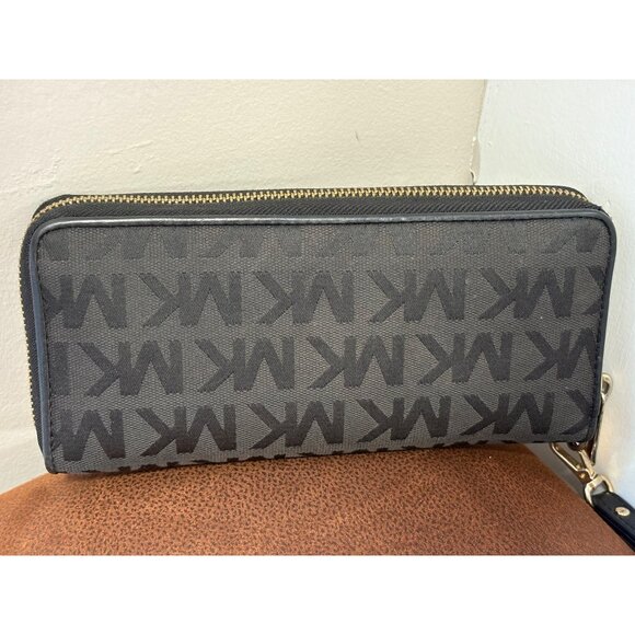 Michael Kors Jet Set Travel Continental Black Logo Wristlet Wallet - Picture 3 of 9